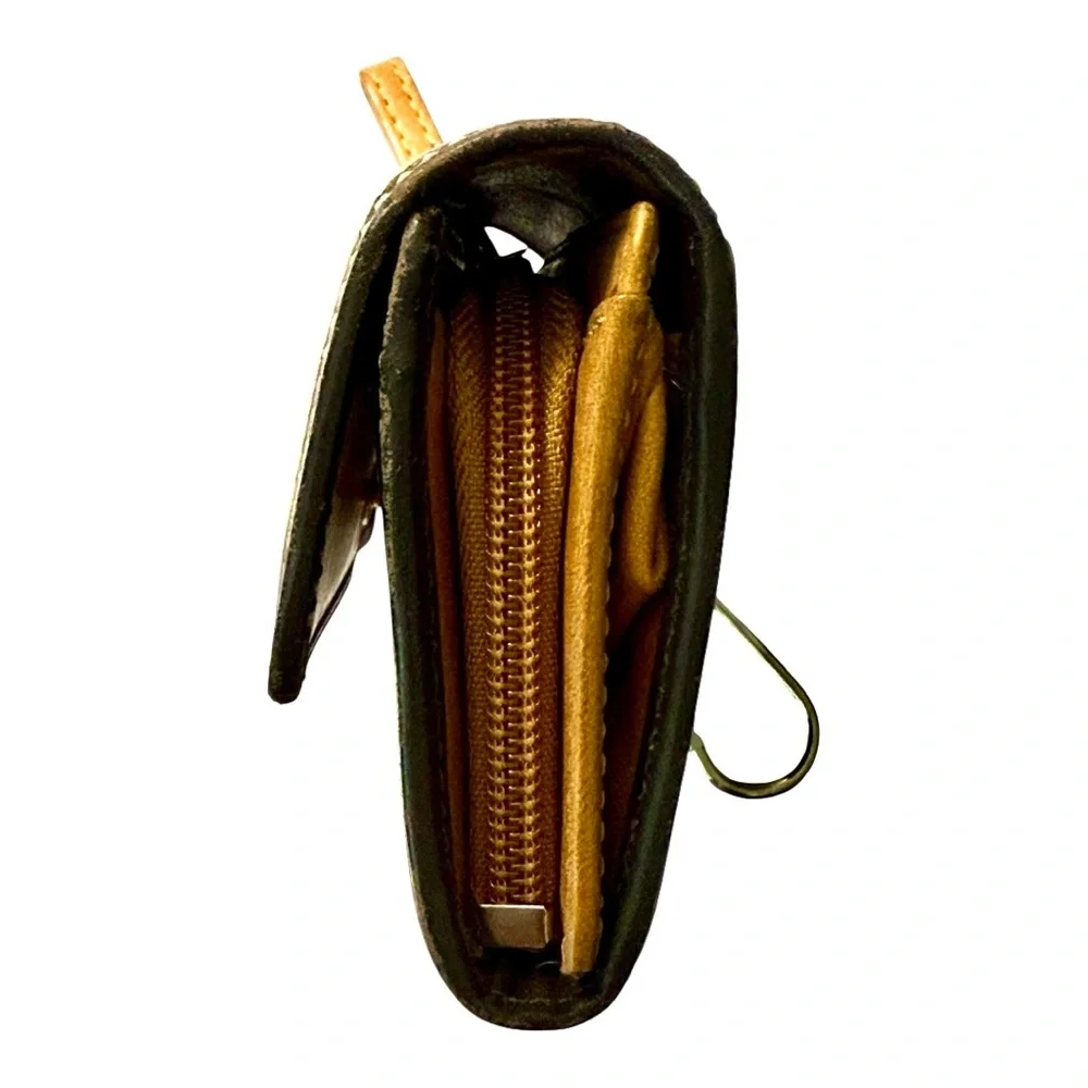 Coach Leatherwear 1941 Compact Wallet with Keychain - Picture 3 of 8